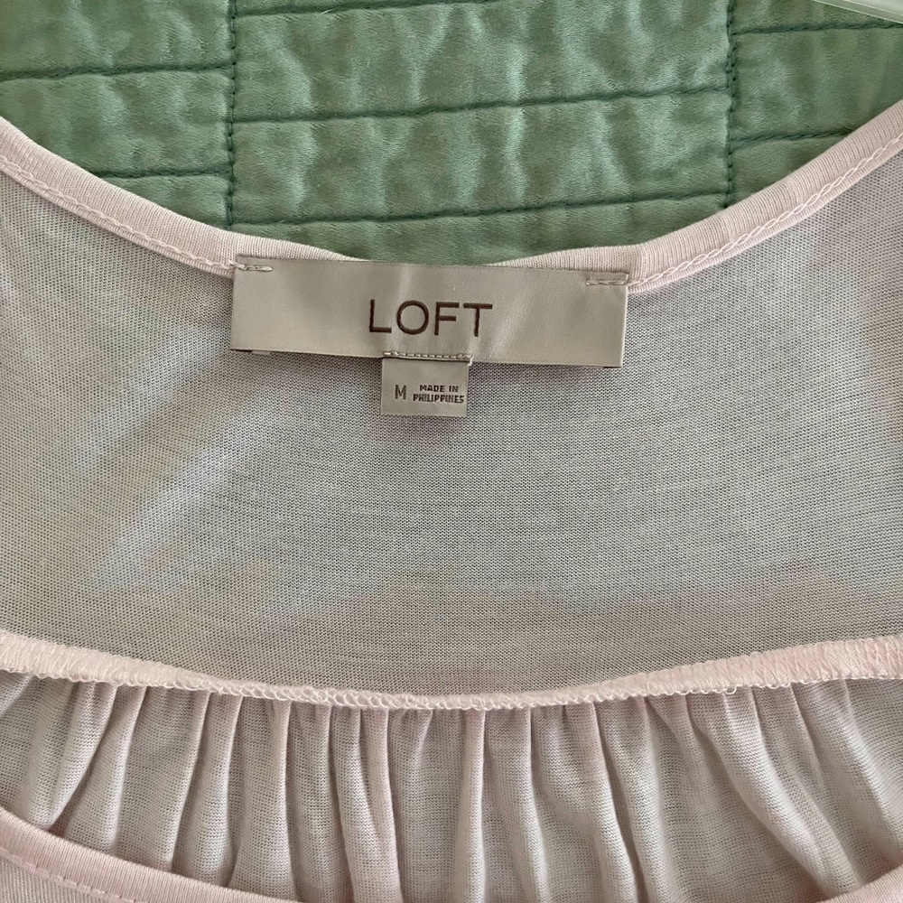 Women’s medium pale pink tank top from Loft. - Picture 5 of 6